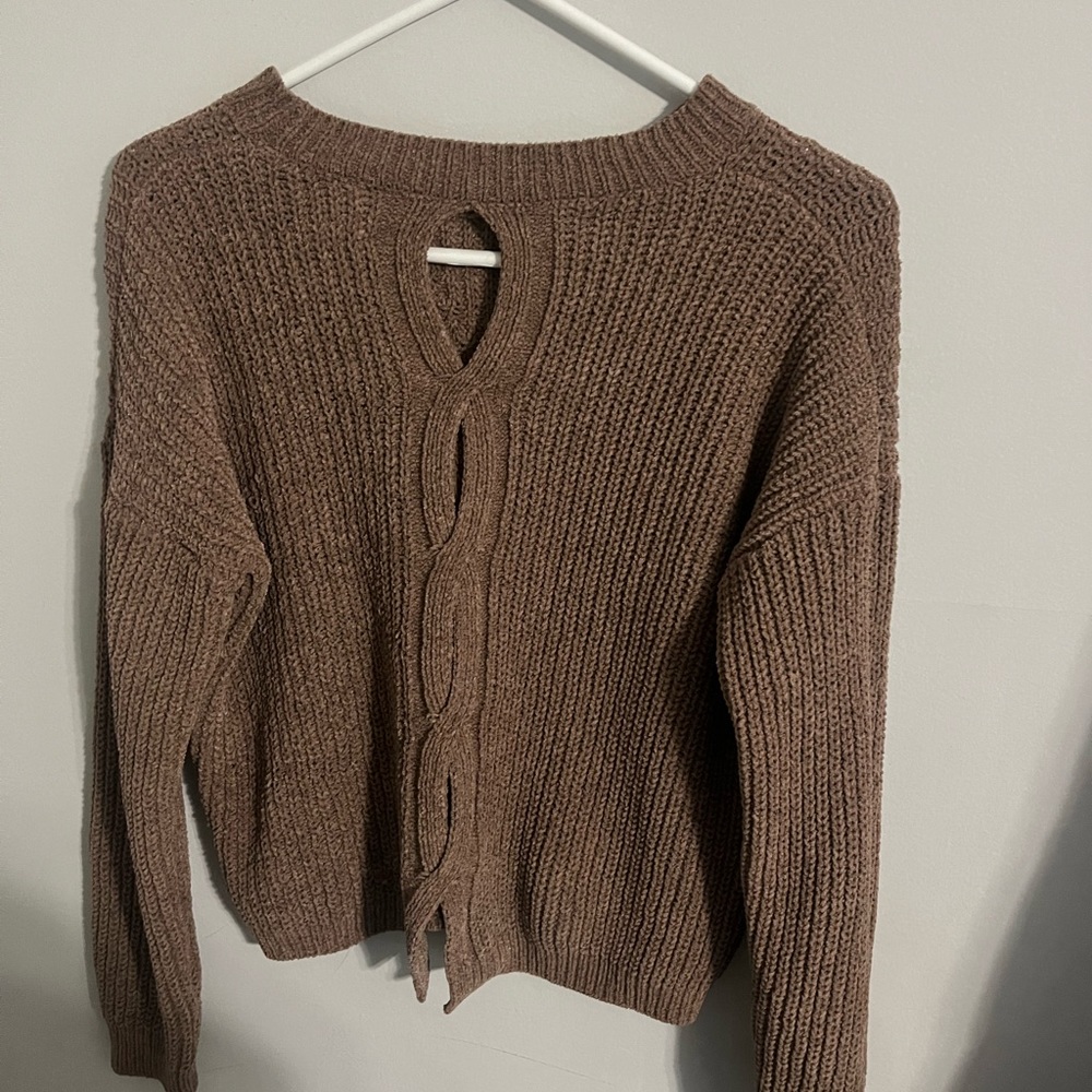 Sweater with cut out back